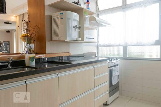 Cozinha de apartamento para alugar com 2 quartos, 104m² em Boqueirão, Santos