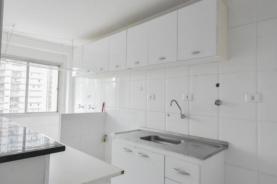 Cozinha de apartamento para alugar com 1 quarto, 62m² em Campo Belo, São Paulo