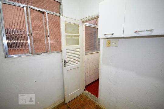 Quarto de Serviço de apartamento à venda com 2 quartos, 66m² em Laranjeiras, Rio de Janeiro