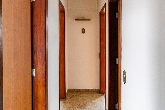 Corredor de apartamento à venda com 3 quartos, 146m² em Carmo, Belo Horizonte