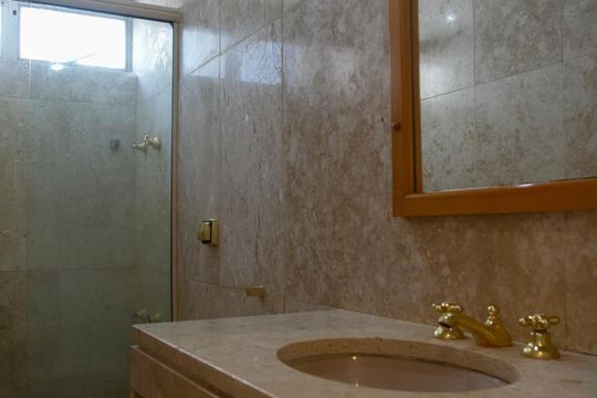 Banheiro Social de apartamento para alugar com 3 quartos, 100m² em Lagoa, Rio de Janeiro