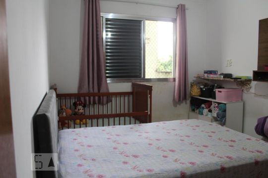 QUARTO 1 de casa à venda com 3 quartos, 150m² em Vila Salete, São Paulo