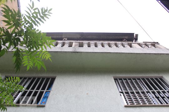 FACHADA de casa à venda com 3 quartos, 150m² em Vila Salete, São Paulo