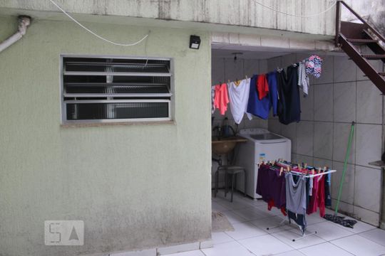 QUINTAL de casa à venda com 3 quartos, 150m² em Vila Salete, São Paulo