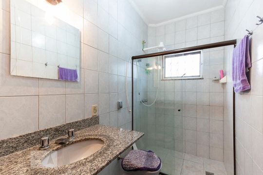 Banheiro de casa à venda com 5 quartos, 290m² em Parque dos Jacarandás, Campinas