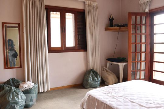 Quarto 1 de casa para alugar com 3 quartos, 250m² em Vila Monumento, São Paulo