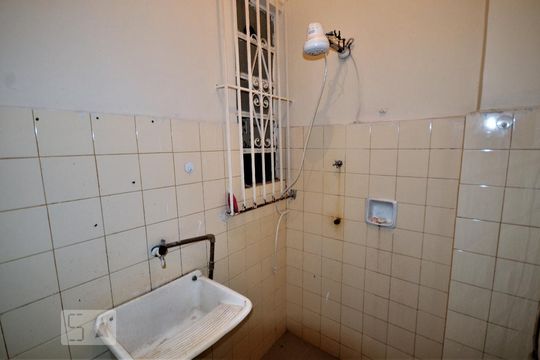 Banheiro de apartamento à venda com 1 quarto, 32m² em Catete, Rio de Janeiro