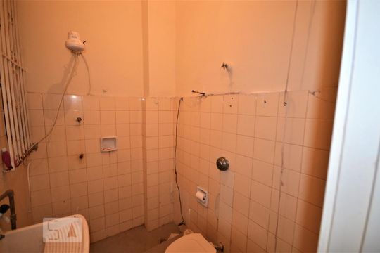 Banheiro de apartamento à venda com 1 quarto, 32m² em Catete, Rio de Janeiro