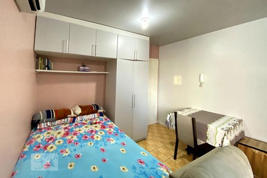 Dormitório de apartamento à venda com 1 quarto, 35m² em Centro, São Leopoldo