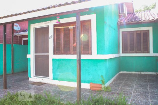 Fachada de casa à venda com 3 quartos, 70m² em São José, Canoas