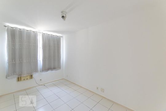 Suite  de apartamento para alugar com 2 quartos, 62m² em Centro, Niterói