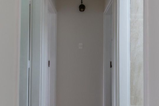 Corredor de apartamento para alugar com 2 quartos, 110m² em Gonzaga, Santos