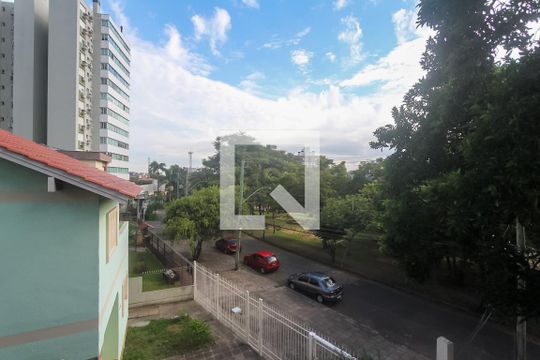 Vista de kitnet/studio à venda com 1 quarto, 35m² em Passo da Areia, Porto Alegre