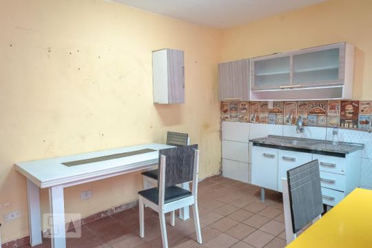 Cozinha de casa para alugar com 1 quarto, 135m² em Cidade Mãe do Céu, São Paulo