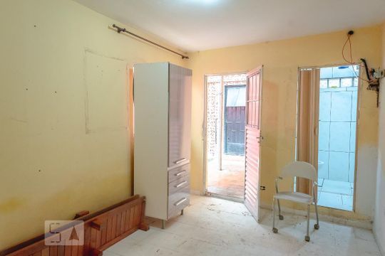 Quarto/Sala de casa para alugar com 1 quarto, 135m² em Cidade Mãe do Céu, São Paulo