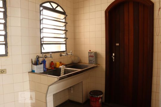 Área de Serviço de casa à venda com 4 quartos, 450m² em Jardim da Glória, São Paulo
