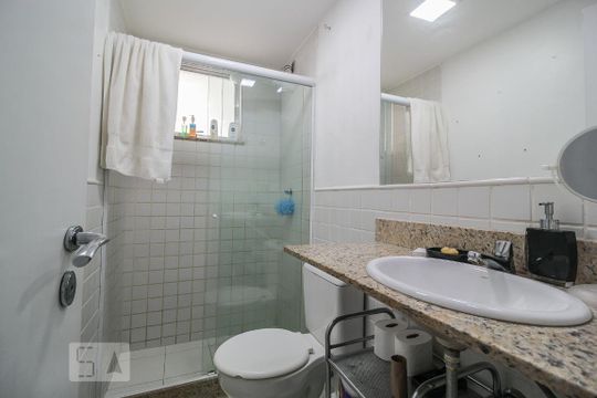 Banheiro da Suíte 2 de apartamento à venda com 3 quartos, 169m² em Anil, Rio de Janeiro
