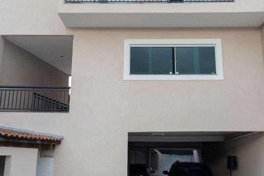 Fachada de casa à venda com 4 quartos, 350m² em Jardim Maria Estela, São Paulo