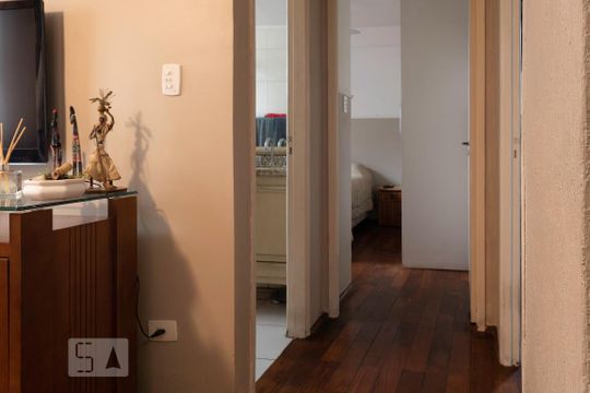 Corredor de apartamento à venda com 2 quartos, 68m² em Chácara Inglesa, São Paulo