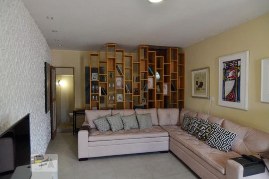 Casa para alugar com 3 quartos, 90m² em Laranjeiras, Rio de Janeiro