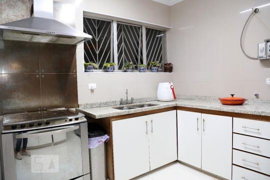 Cozinha de casa para alugar com 4 quartos, 438m² em Jardim Morumbi, São Paulo