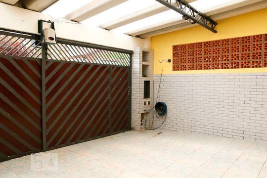 Garagem de casa à venda com 4 quartos, 140m² em Jardim Satélite, São Paulo