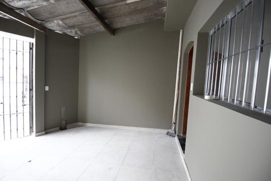 Garagem de casa à venda com 2 quartos, 180m² em Planalto Paulista, São Paulo