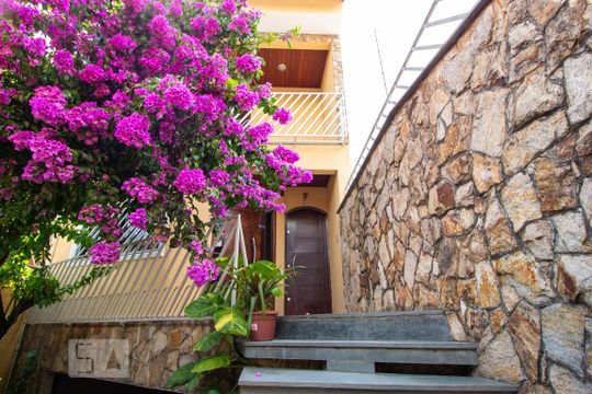 Porta de entrada de casa à venda com 3 quartos, 330m² em Vila Curuca, Santo André