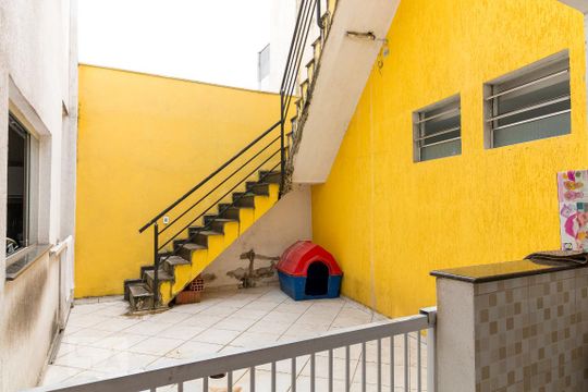 Quintal fundos de casa à venda com 5 quartos, 500m² em Jardim Gumercindo, Guarulhos