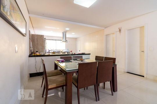 Sala 1 de casa à venda com 5 quartos, 500m² em Jardim Gumercindo, Guarulhos