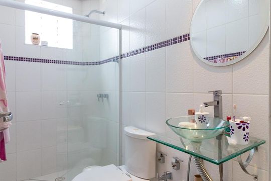 Banheiro quarto 1 suíte de casa à venda com 5 quartos, 500m² em Jardim Gumercindo, Guarulhos