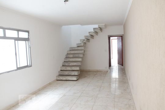 Sala de casa à venda com 3 quartos, 200m² em Jardim Guanca, São Paulo