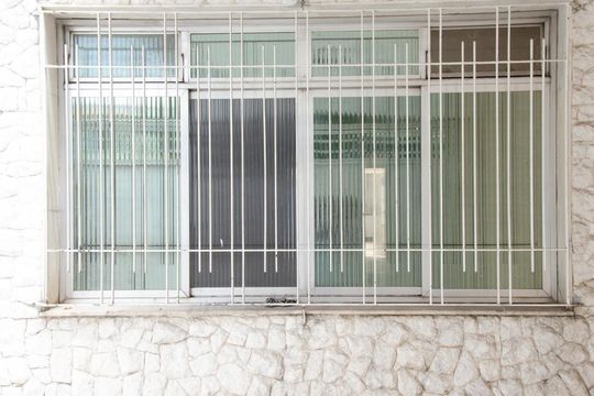 Garagem de casa à venda com 3 quartos, 200m² em Jardim Guanca, São Paulo