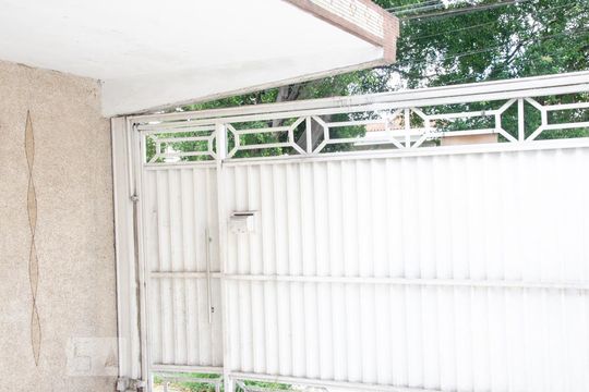 Garagem de casa à venda com 3 quartos, 200m² em Jardim Guanca, São Paulo