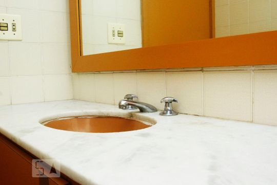 Banheiro da Suíte de apartamento para alugar com 2 quartos, 78m² em Botafogo, Rio de Janeiro