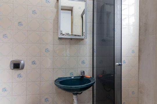 Banheiro quarto 2 suíte de casa à venda com 3 quartos, 180m² em Jardim Santa Francisca, Guarulhos