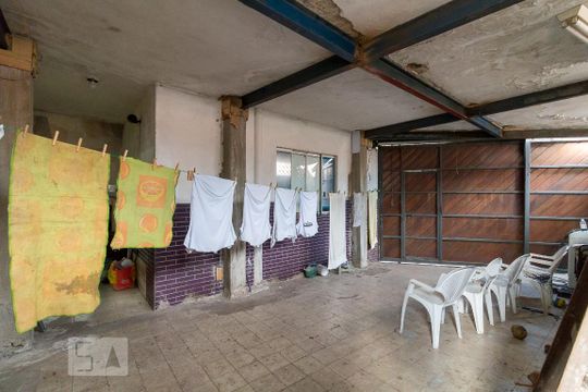 Garagem de casa à venda com 3 quartos, 180m² em Jardim Santa Francisca, Guarulhos