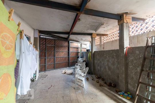 Garagem de casa à venda com 3 quartos, 180m² em Jardim Santa Francisca, Guarulhos