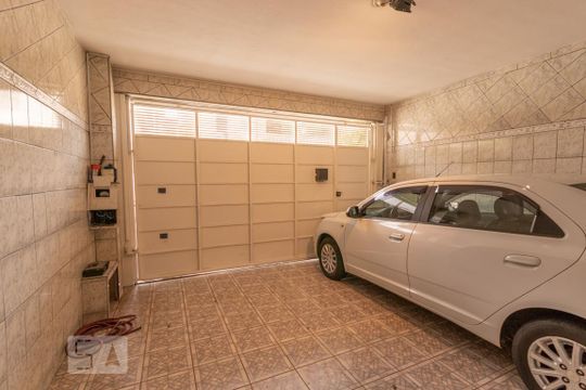 Garagem de casa à venda com 3 quartos, 350m² em Jardim Santa Maria, São Paulo