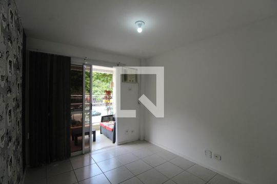 Quarto 1 de apartamento para alugar com 3 quartos, 227m² em Freguesia (jacarepaguá), Rio de Janeiro