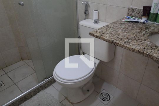 Banheiro da suíte de apartamento para alugar com 3 quartos, 227m² em Freguesia (jacarepaguá), Rio de Janeiro