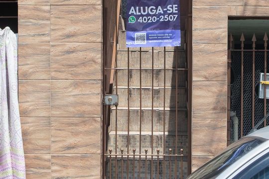 fachada de casa para alugar com 1 quarto, 45m² em Vila Catupia, São Paulo