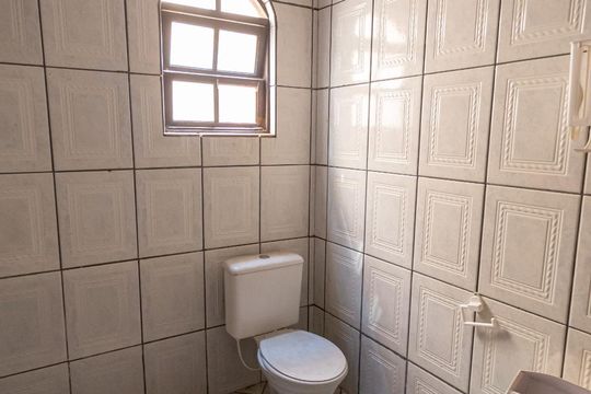 Banheiro de casa à venda com 6 quartos, 163m² em Bussocaba, Osasco