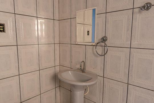 Banheiro de casa à venda com 6 quartos, 163m² em Bussocaba, Osasco