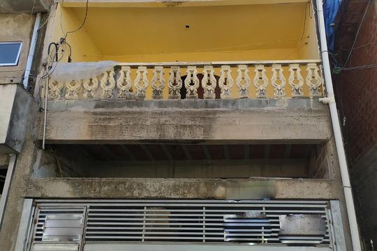 Fachada de casa à venda com 6 quartos, 163m² em Bussocaba, Osasco