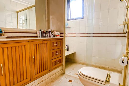 Banheiro Quarto 02 suite de apartamento à venda com 3 quartos, 202m² em Jardim Avelino, São Paulo