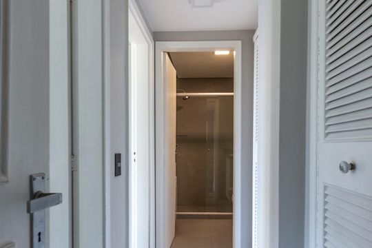 Corredor Quartos de apartamento à venda com 2 quartos, 115m² em Independência, Porto Alegre