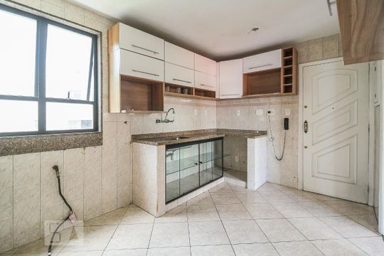 Cozinha de apartamento à venda com 4 quartos, 178m² em Taquara, Rio de Janeiro