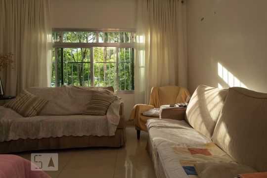 Casa à venda com 4 quartos, 200m² em Jabaquara, São Paulo