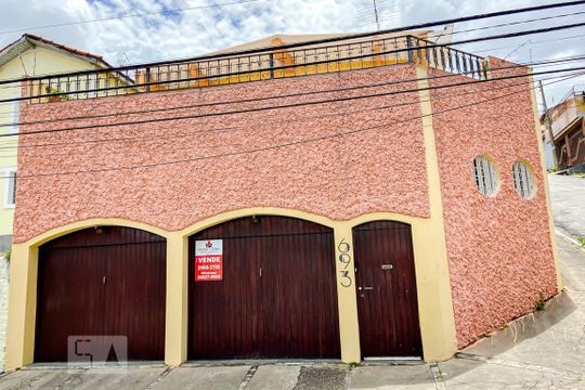 Fachada de casa à venda com 4 quartos, 247m² em Penha de França, São Paulo